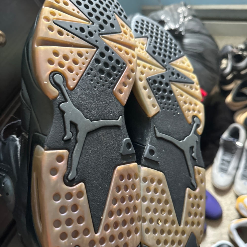 Jordan 6 - Picture 3 of 4